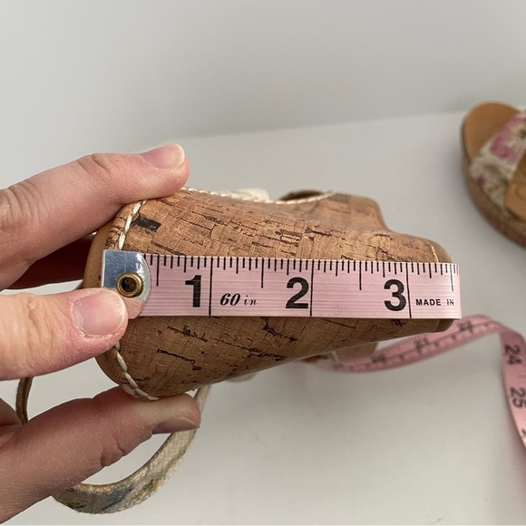 b.o.c Born Concepts Schirra Platform Wedge Heel Sandals Floral Canvas Size 9M - Picture 15 of 17